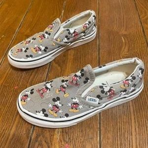 VANS X DISNEY MICKEY MOUSE SLIP ONS KIDS 1.5 NWT LIMITED EDITION